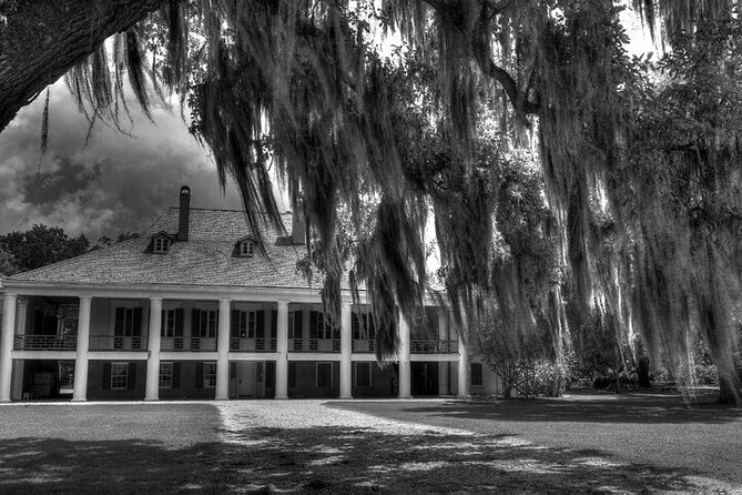 Destrehan Plantation Haunted Night Tour - Exploring the grounds after the house tour