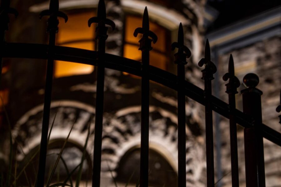 Dreaded Dead Descent of the District: DC Ghost Tour - Families, teenagers, and mobility concerns
