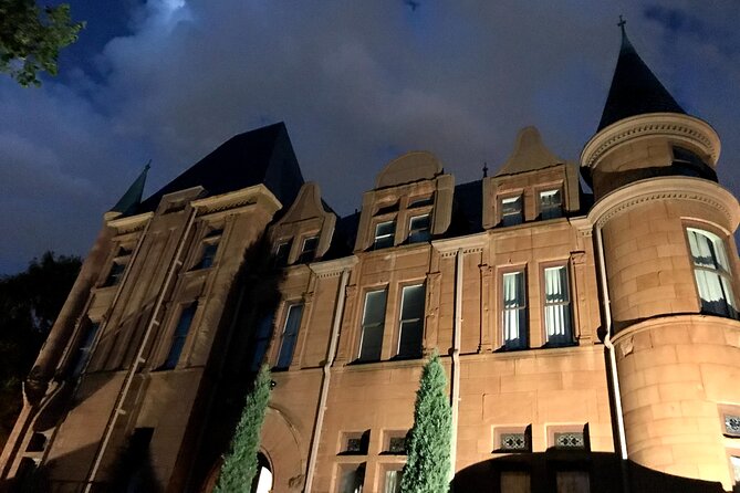 Drinks Included-Twilight Ghost Tour with a Boozy Twist - How much value do you get for $55?