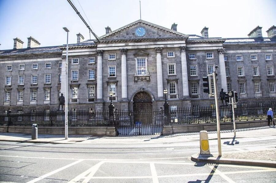 Dublin: Legends, Ghosts & Ghouls Walking Tour - Starting at 82 Merrion Square South