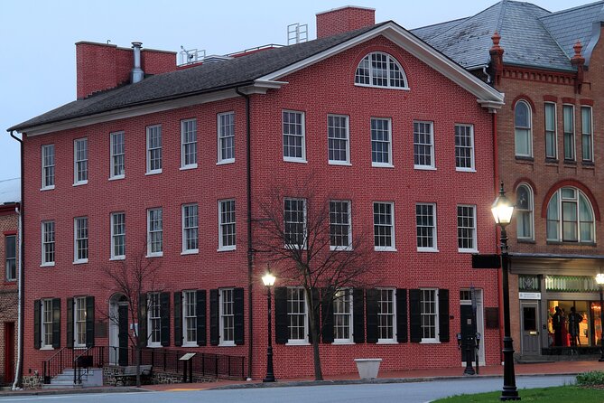 Echoes of War All Ages Ghost Tour - Lincoln, the Wills House, and the Gettysburg Address