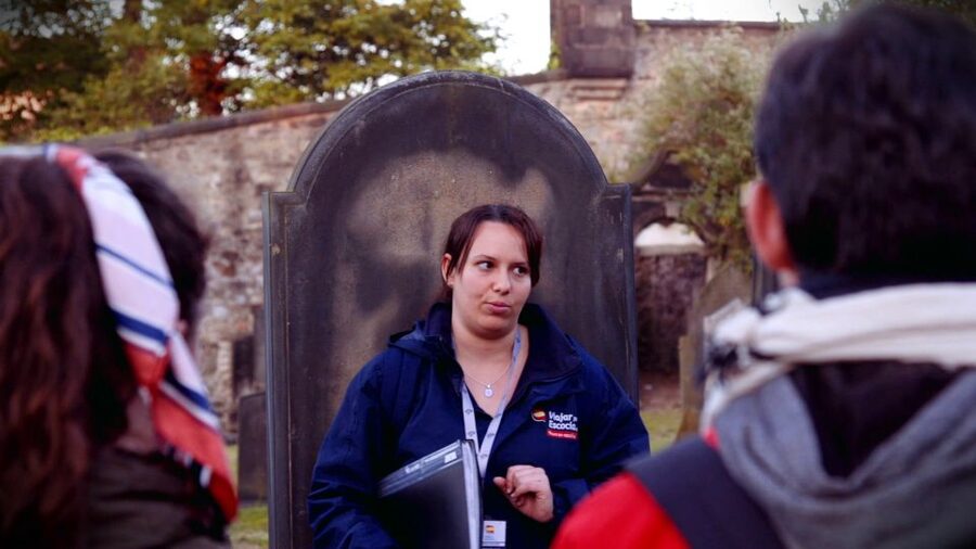 Edinburgh: 2-Hour Ghost Tour in Spanish - Key points to know before booking