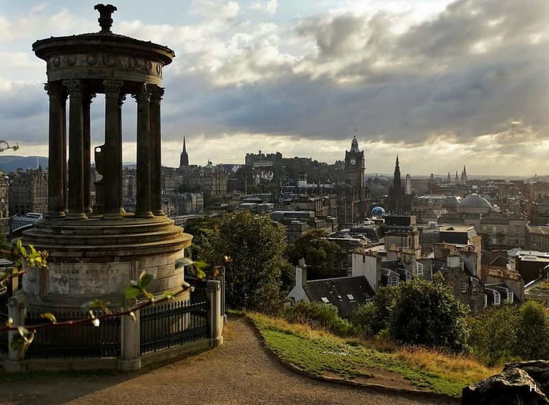 Edinburgh: Dark History Royal Mile Walking Tour - A good choice for mixed groups