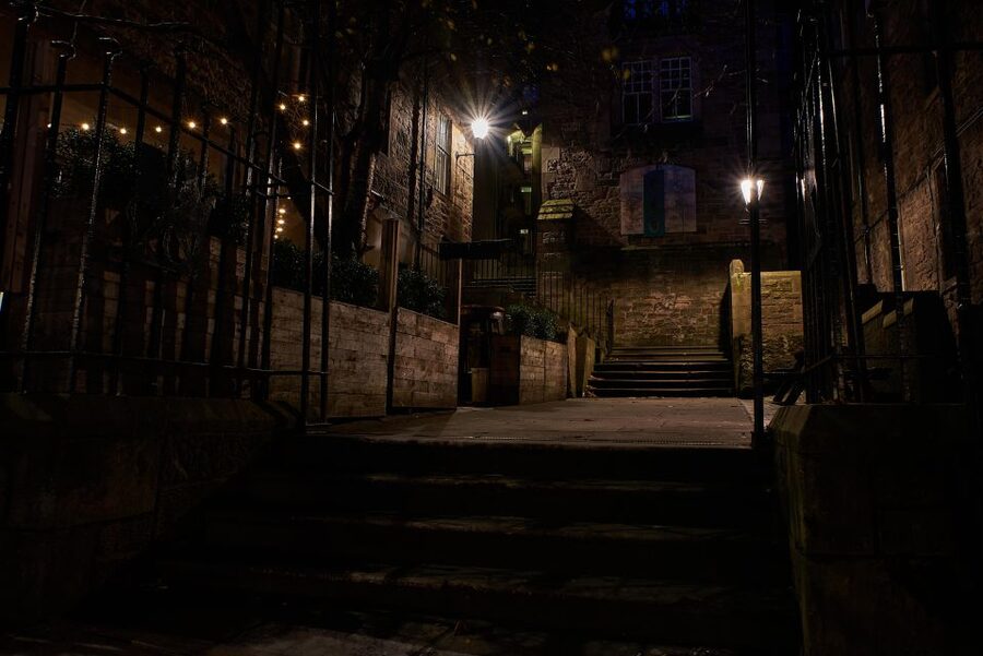 Edinburgh: Dark Secrets of the Old Town Ghost Walking Tour - Burke, Hare, and Edinburgh’s corpse trade