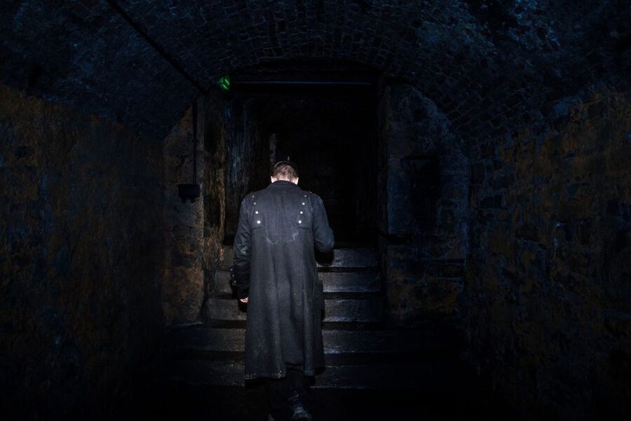 Edinburgh: Extreme Paranormal Underground Ghost Tour - Starting on the Royal Mile after dark
