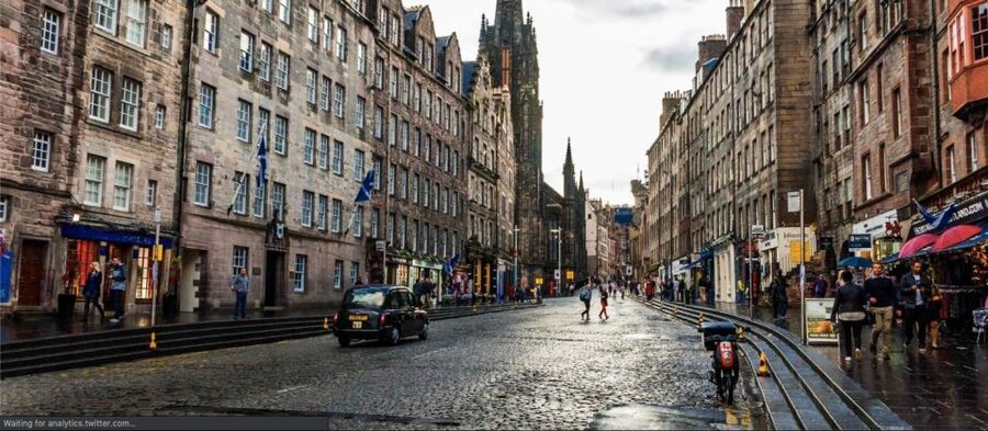 Edinburgh: Extreme Paranormal Underground Ghost Tour - Greyfriars and Edinburgh’s most haunted cemetery