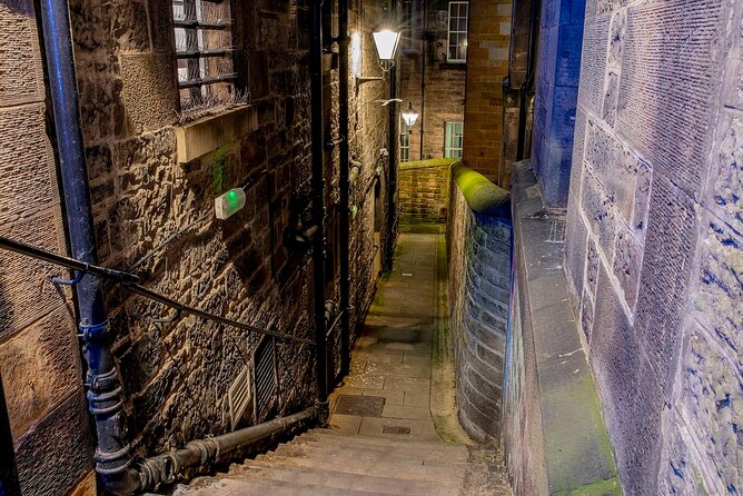 Edinburgh Ghost Tour: Mysteries, Legends and Murders - Why Edinburgh works so well after dark