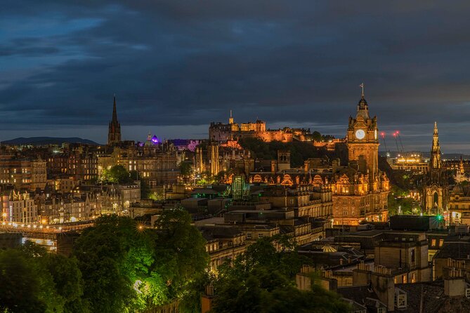 Edinburgh Ghost Tour: Mysteries, Legends and Murders - Canongate Kirkyard and the final stretch