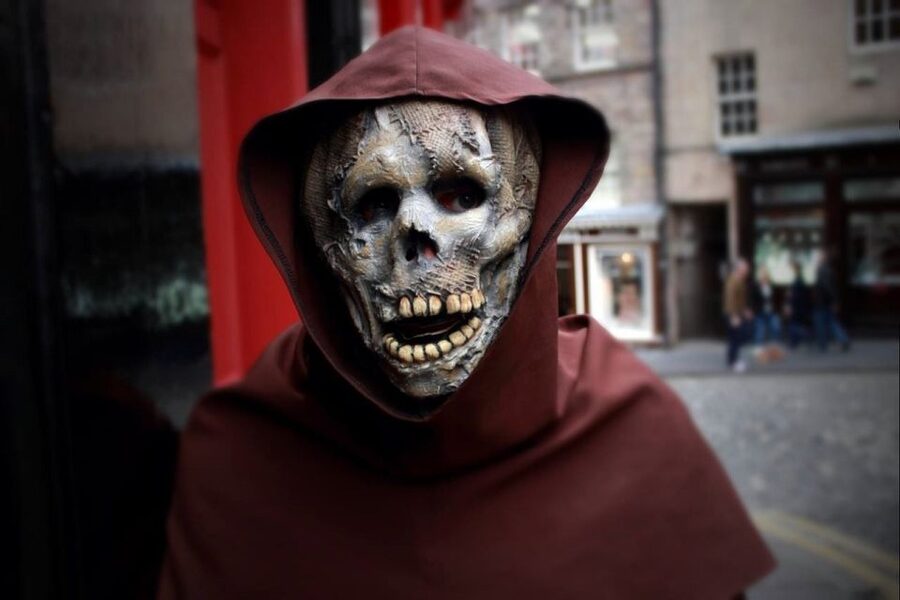 Edinburgh Ghosts & Gore Walking Tour - Key points to know before you go