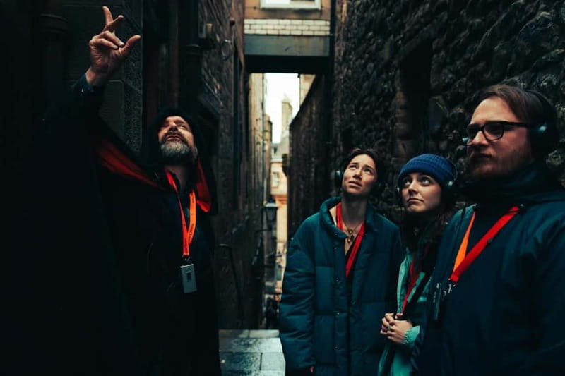 Edinburgh: Multi-Sensory Adults Haunted Vaults Night Tour - The guides are the real deciding factor