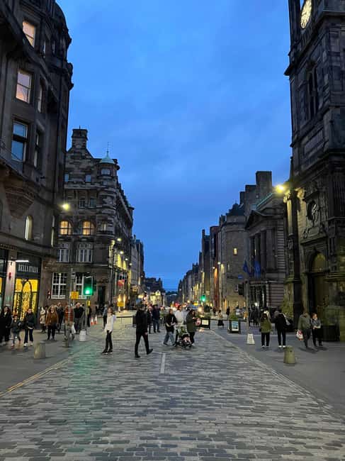 Edinburgh's Dark History Walking Tour - The upper Royal Mile, Brodie’s Close, and St Giles Cathedral