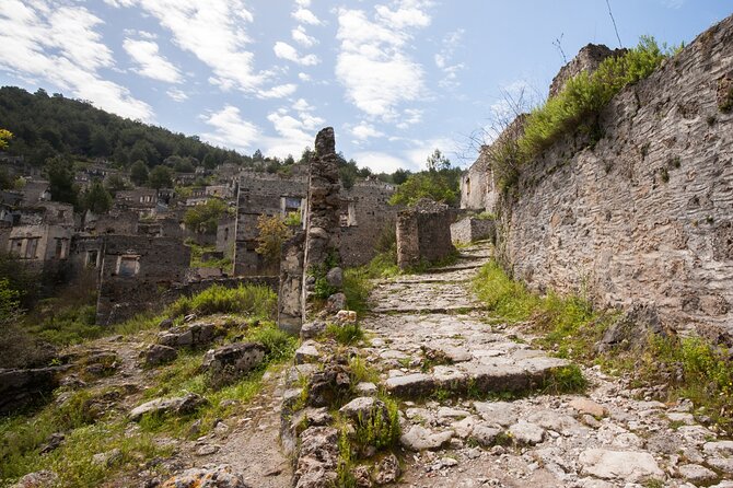 Fethiye All-in-1: Babadağ Cable Car, Ghost Town & Amynthas - Guide quality and group size