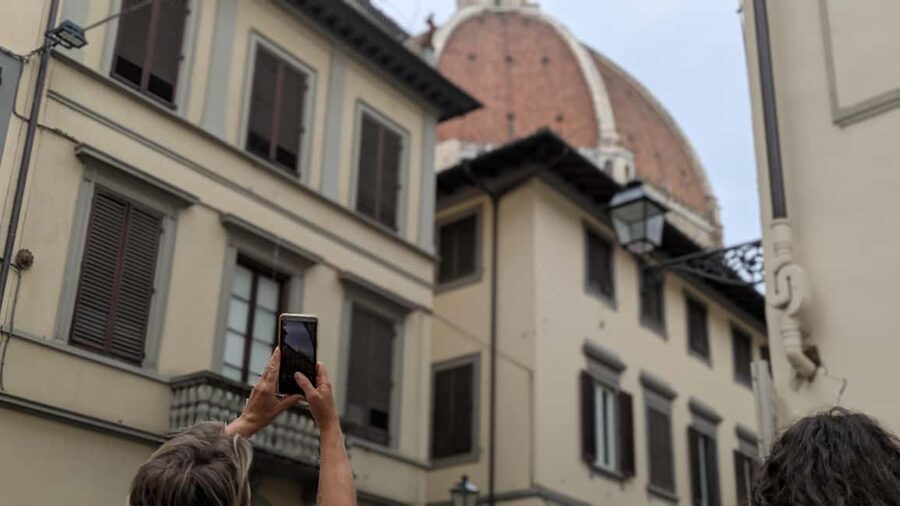 Florence Crimes, Murders & Ghosts Walking Tour with Tastings - Prosciutto, wine, and a pause near the Duomo