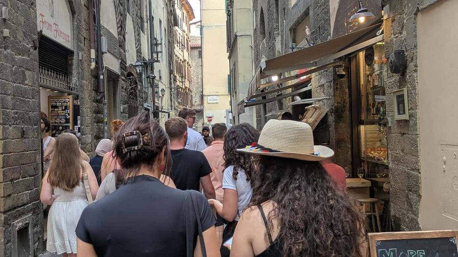 Florence Crimes, Murders & Ghosts Walking Tour with Tastings - Piazza della Signoria and Savonarola’s dangerous sermons