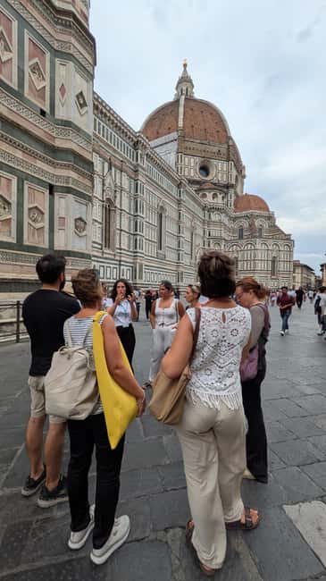Florence: Ghost & Crimes Walking Tour with Tastings and Wine - Il Cernacchio and the sweet ending
