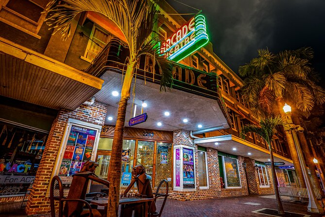 Footsteps of the Forsaken Frights: Fort Myers Ghost Tour - The Old Lee County Courthouse and two executed men