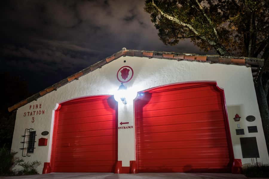 Fort Lauderdale: Ghosts and Ghouls Haunted Walking Tour - Esplanade Park and Fort Lauderdale’s darker past