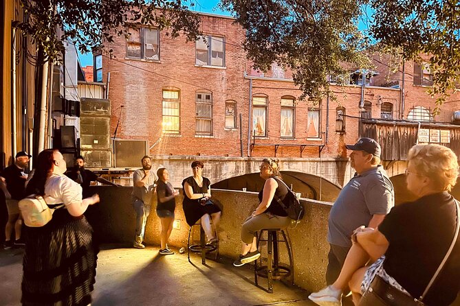Fort Worth Stockyards All Ages Walking Ghost Tour - Stockyards Hotel and the Bonnie and Clyde connection