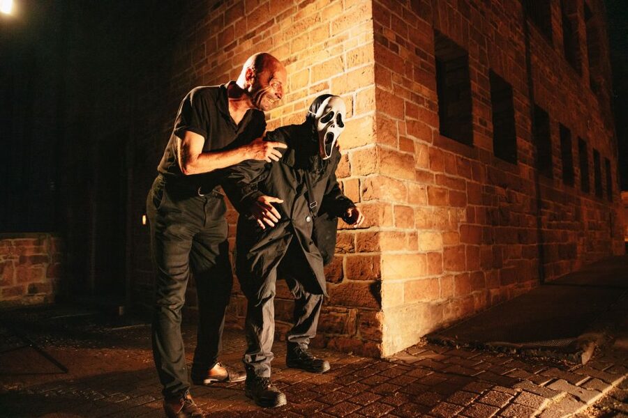 Frankfurt: Jack the Ripper Fright Tour - What to bring and what to leave behind