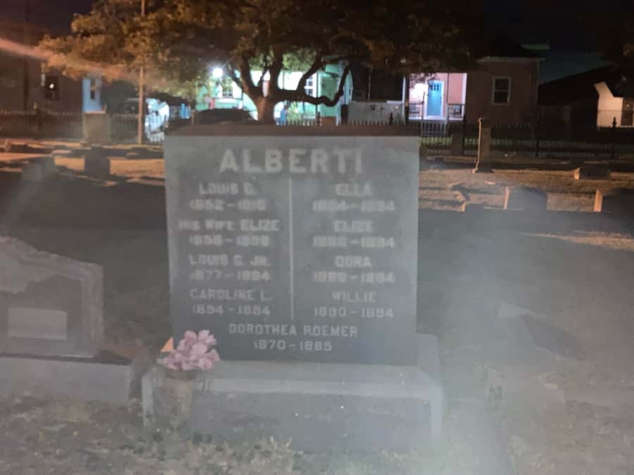 Galveston: Haunted Cemetery Tour - Meeting at the black gates in Galveston