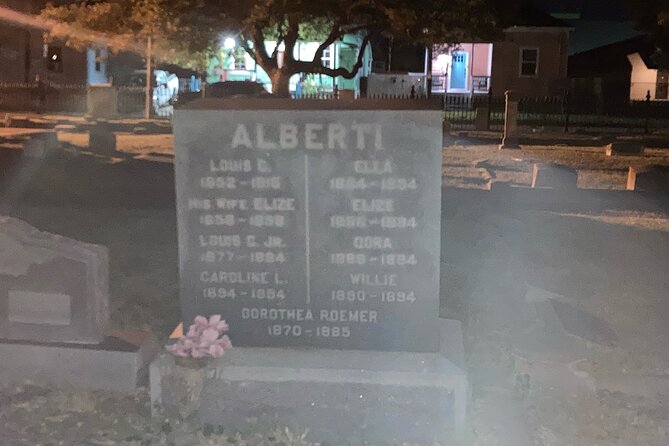 Galveston's Haunted Cemetery Walking Tour - Why Galveston’s cemeteries make a good night tour
