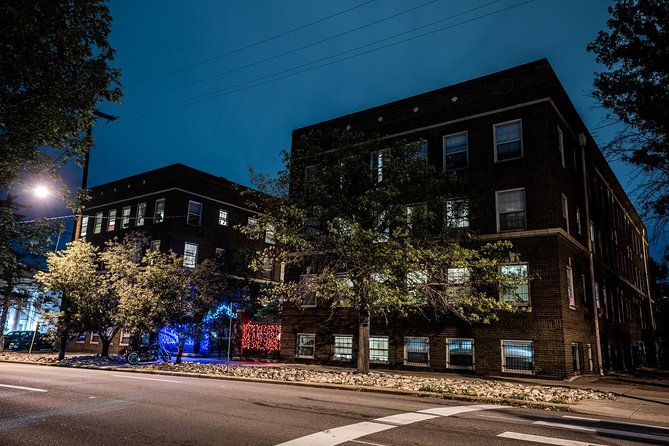 Gaslights, Graves, & Gold: Terrors of Denver Ghost Tour - The guide can make or break the experience