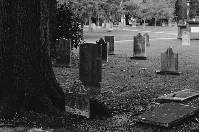 Genteel and Bard's Savannah Dark History and Ghost Encounter Walking Tour - Juliette Gordon Low Birthplace and stories below the street
