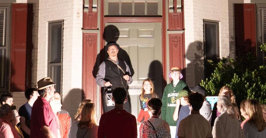 Gettysburg: "History and Haunts" Family Friendly Ghost Tour - What the guides do best