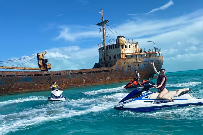 Ghost Shipwreck and Noah’s Ark Tiki Bar Guided Tour - Reaching La Famille Express on Long Bay