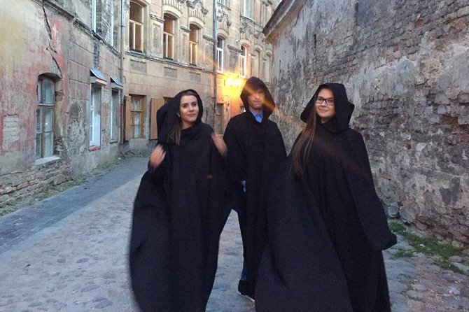 Ghost stories of Warsaw Private Night Tour - What the Guide Adds to the Evening