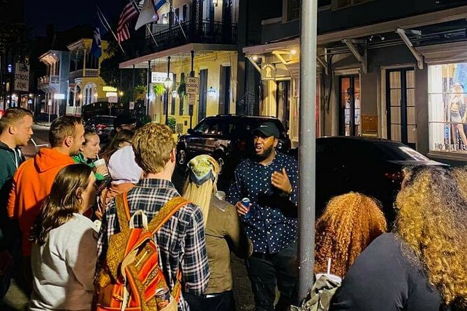 Ghost Tour and Haunted Pub Crawl Party with Free Shot - The guides shape the whole evening