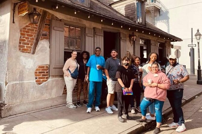 Ghost Tour and Haunted Pub Crawl Party with Free Shot - Price, group size, and the value of the free shot