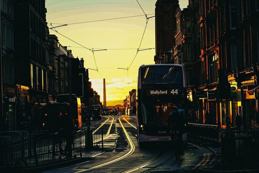 Ghost Tour in Edinburgh - Edinburgh Castle and the first dark stories