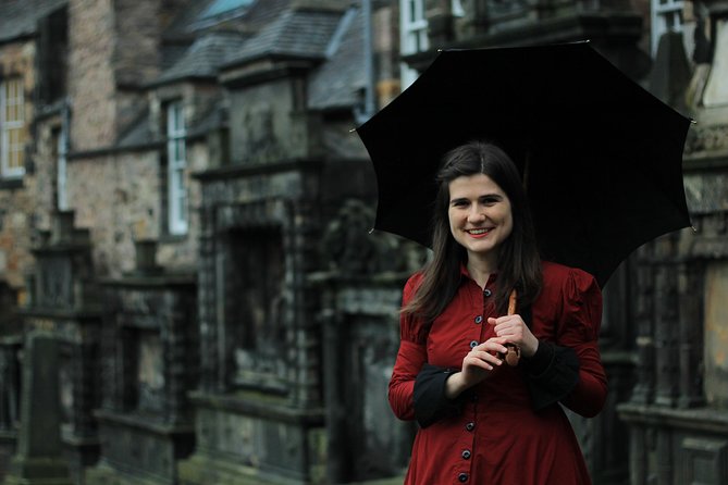 Ghost Tour in Spanish - Starting on Edinburgh’s High Street at 8:15 pm