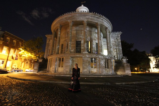 Ghost Tour of Philadelphia by Candlelight - Library Hall brings Benjamin Franklin into the story