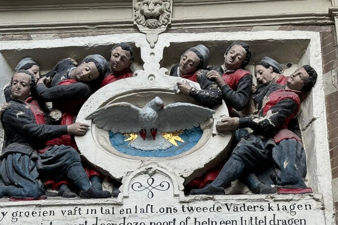 Ghost Walking Tour and Dark History in Amsterdam - What the guide style adds to the evening