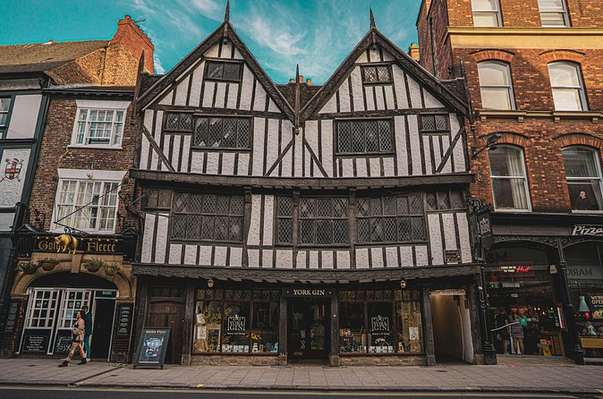 Ghosts and Ghouls Haunted York Self Guided Audio Tour - Why the self-guided format works