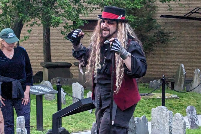 Ghosts and Gravestones Boston Nightwalk - What the Boston Nightwalk is really offering