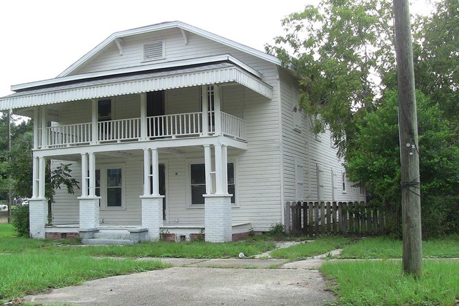Ghosts and Graveyard Tour of Pensacola - What this Pensacola ghost tour is really like