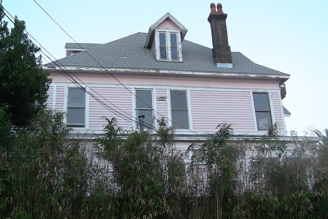 Ghosts and Graveyard Tour of Pensacola - Starting at a funeral home