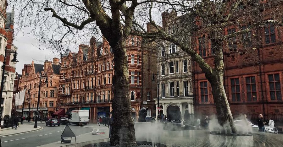 Ghosts and Legends of Mayfair Walking Tour - London - The Ritz and Mayfair’s grandest surroundings