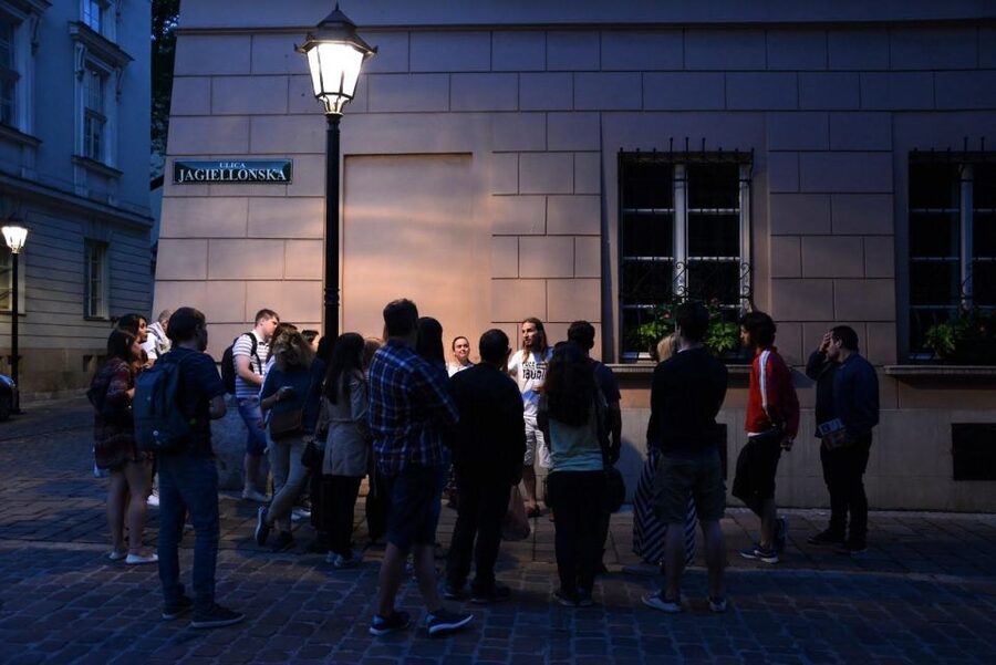 Ghosts & Crimes: Macabre Kraków Walking Tour in English - Forbidden Love and Terrible Punishment