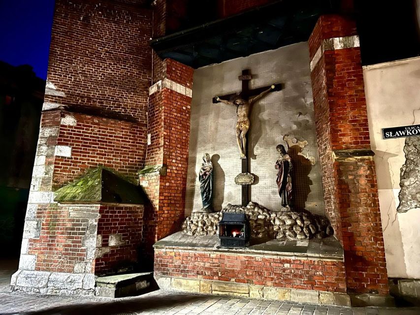 Ghosts & Crimes: Macabre Kraków Walking Tour in English - Accessibility and Weather Practicalities