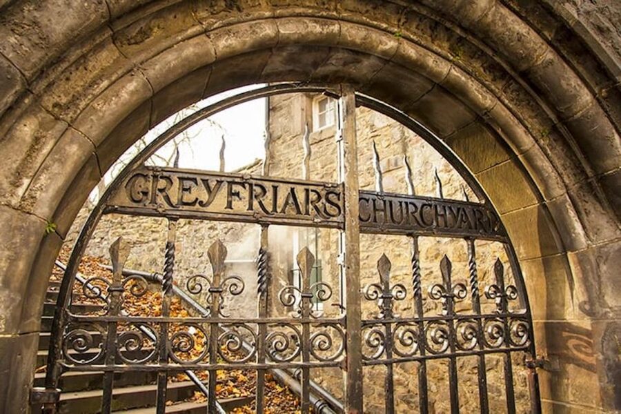 Ghosts, Ghouls & Gallows :The Original Bristol Ghost Walk - Execution sites and plague pits: the darker middle section