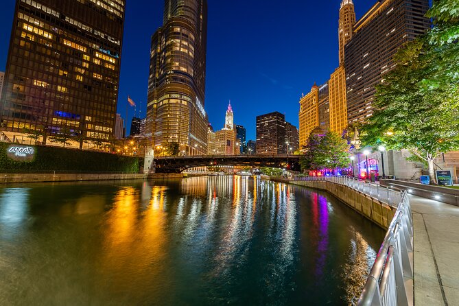 Ghosts of Chicago Family Friendly Ghost Tour - The Chicago Stock Exchange Arch and H.H. Holmes