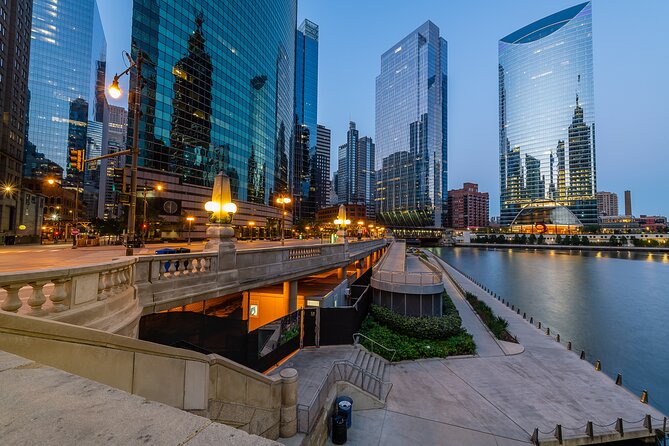 Ghosts of Chicago Family Friendly Ghost Tour - Congress Triangle Garden and Room 441