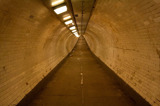 Ghosts of Greenwich: London's Haunted Walking Tour - A ghostly pianist at Trafalgar Tavern