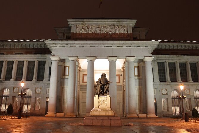 Ghosts of Madrid: Exploration Game and Tour - The Royal Palace area without a formal palace visit
