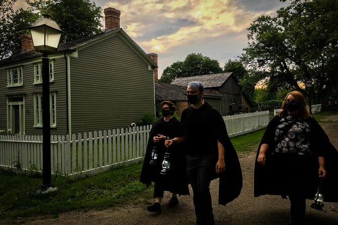 Ghosts of the Village at Black Creek - The guide and the group matter
