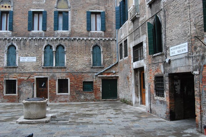 Ghosts of Venice - Discovering the Unknown - Campo San Bartolomeo and the Rialto Bridge